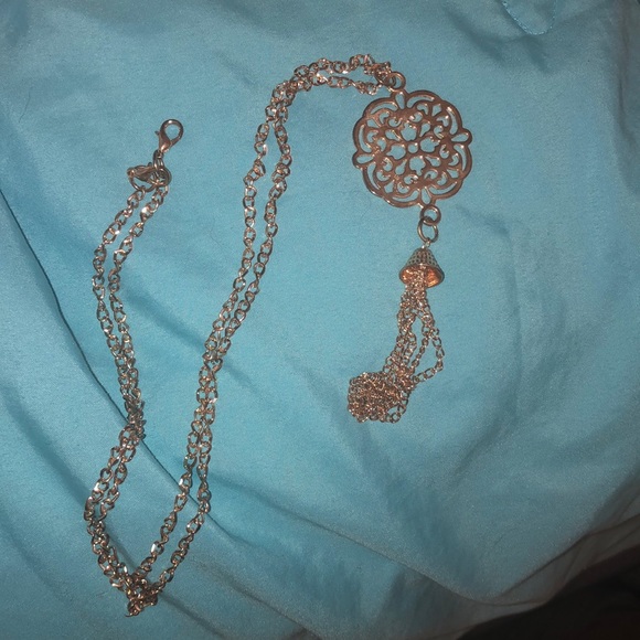 Long gold necklace statement piece - Picture 4 of 4